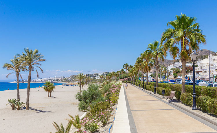 An image of the Mojacar Playa promenade and white sand beaches
