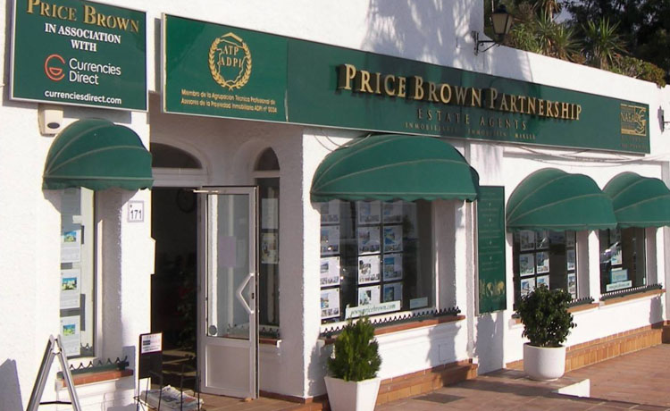 An image of the Price Brown estate agents frontage on Mojácar Playa